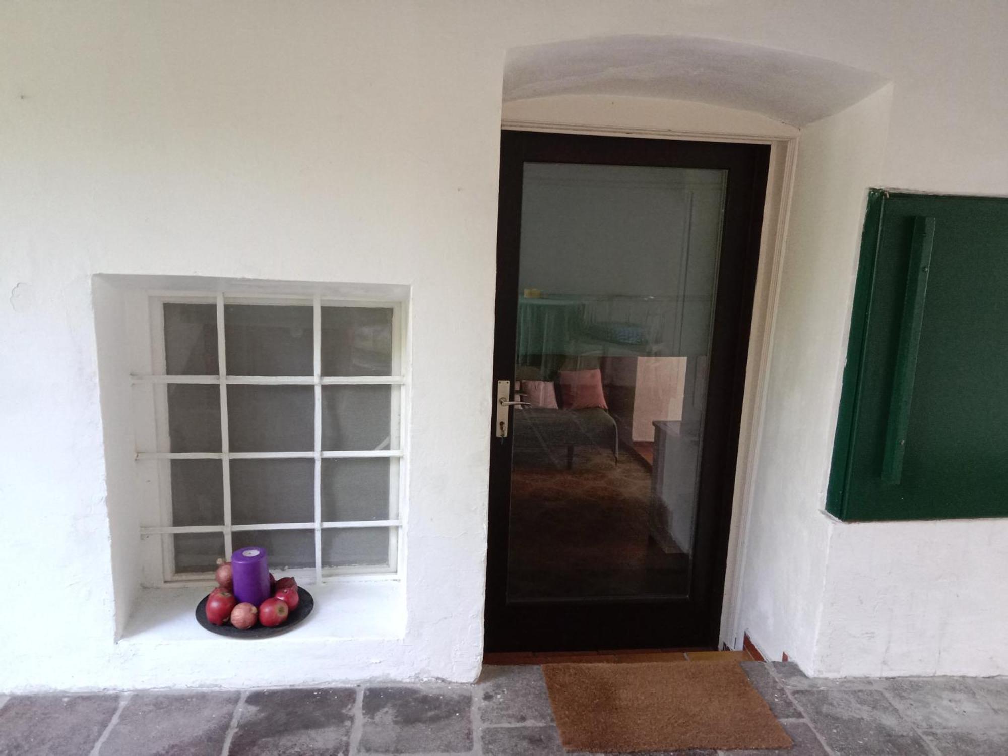 Apartment Mit 1 Schlafzimmer In Altstadthaus Sankt Veit an der Glan Exteriör bild